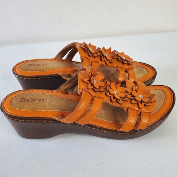 Born Leather Platform Sandals Size 9 Flower Applique Strappy Wedge Slides Orange - Picture 1 of 15